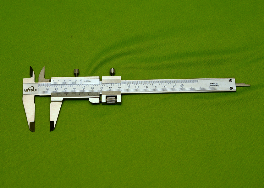 Vernier Callipers with Fine Adjustment